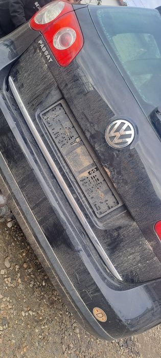 Vând haion spate vw Passat B6 combi cu puțină rugina