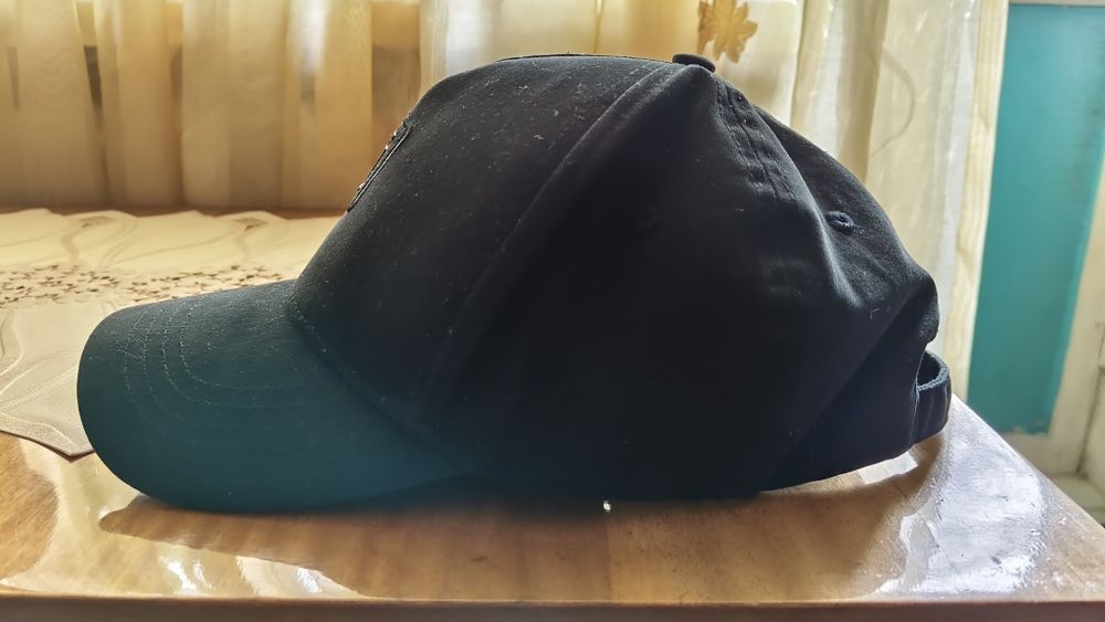 Черная кепка Armani Exchange