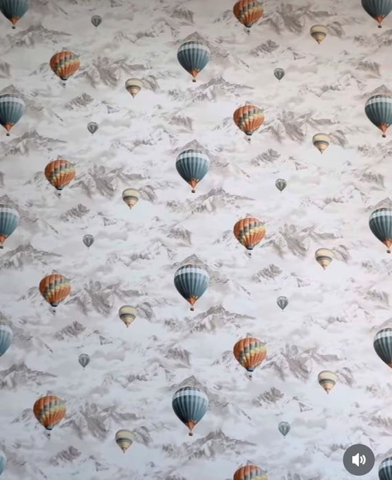 Поклейка обоев.