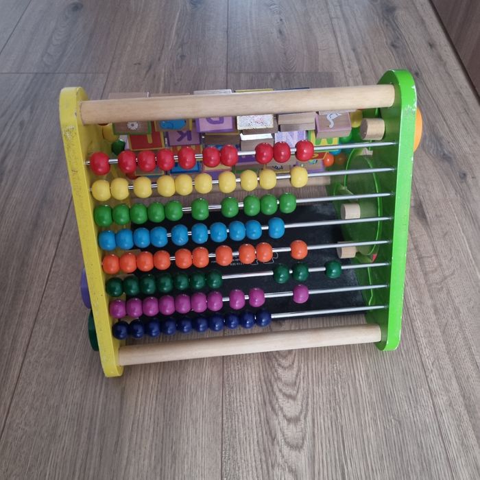 Vand centru de activitati din lemn 5 in 1  si covor de joaca