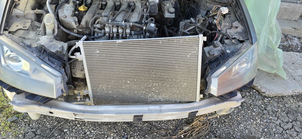 Vand bara fata Renault Megane 2