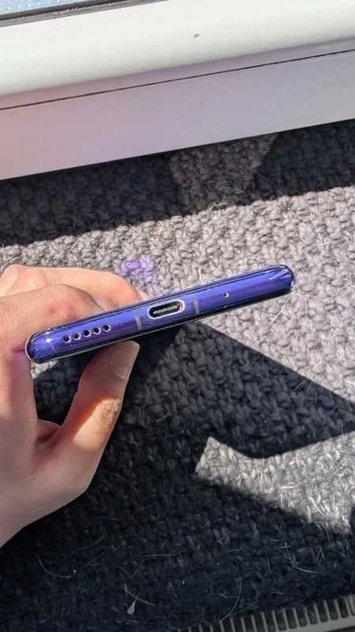Telefon  Huawei Nova 5T 128gb + 6gb ram și 2 huse cadou