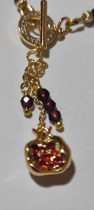 Колье из граната с подвесками