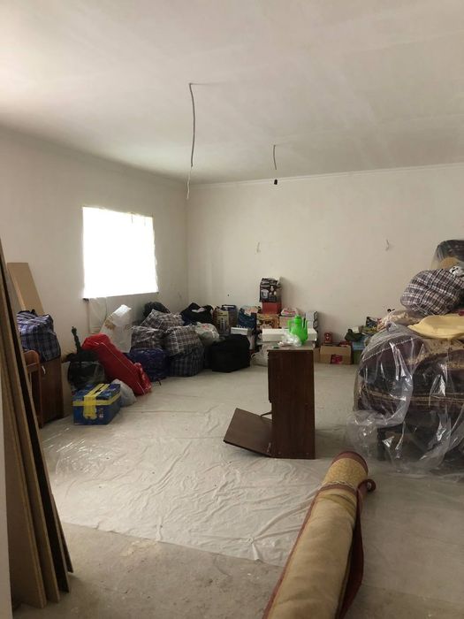 Xovli sotiladi  Motrid 4 sotok 2 etajli