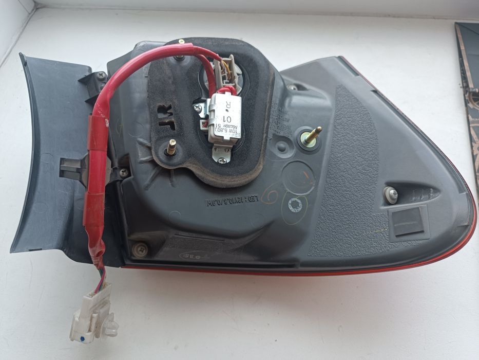 Задние фонари Lexus