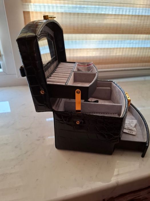 Шкатулка для украшений