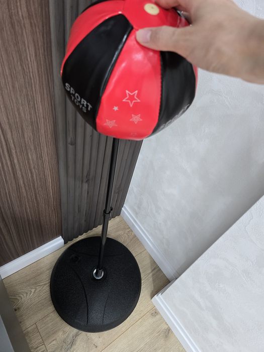 Боксёрская груша на пружине