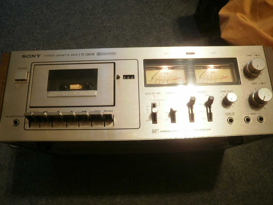 касетен дек Sony TC 206 SD- запазен ветеран с доказано качество