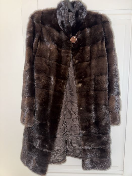 Продам шубу норковую