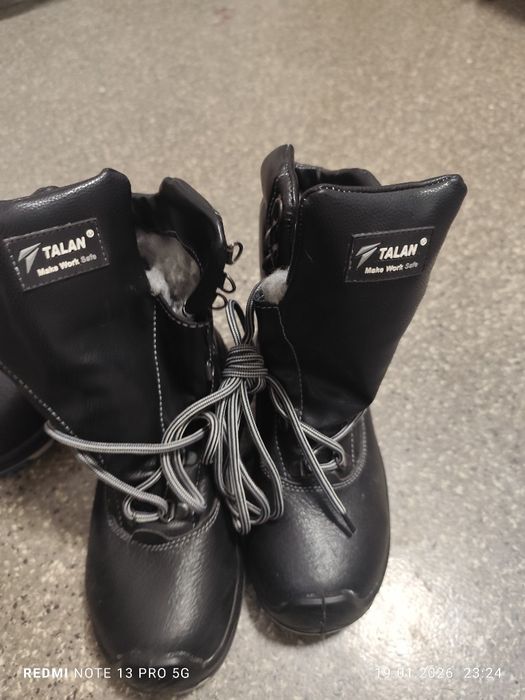 Продам спецобувь  зимний тёплый