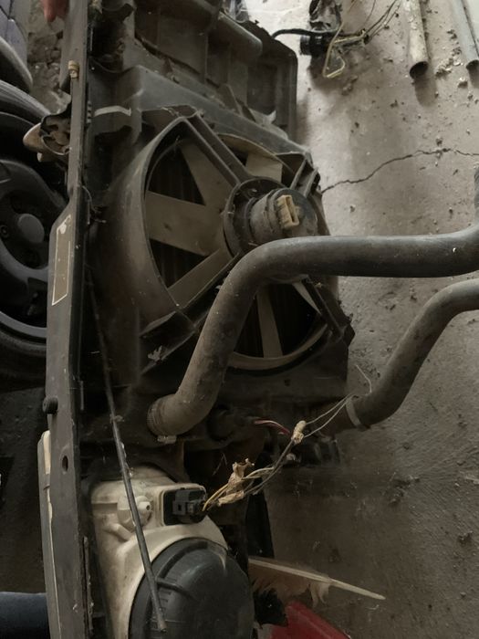 Предна маска за VW Vento с радиатор