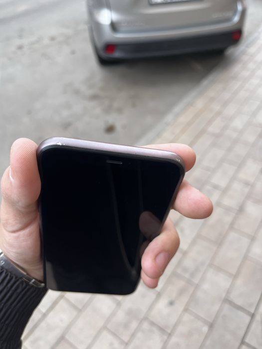 Телефон IPhone 11 128GB