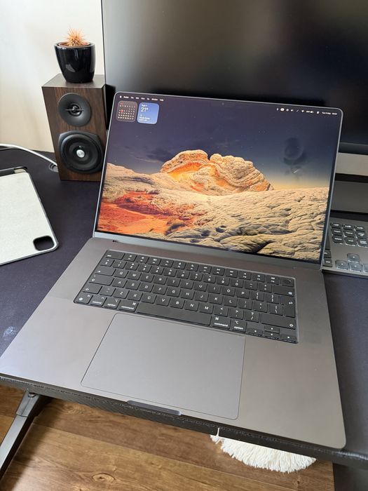 MacBook Pro 16” M4 Pro / 24GB RAM / 512GB SSD / Space Black (Гаранция в Бг 2г.)