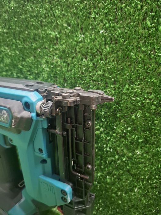 Такер на Makita DPT353