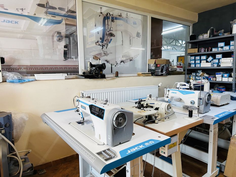 Masina de cusut jack A6 dublu transport cu acul in material