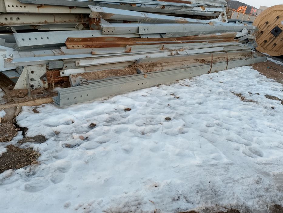 Продам угольник 150 новые