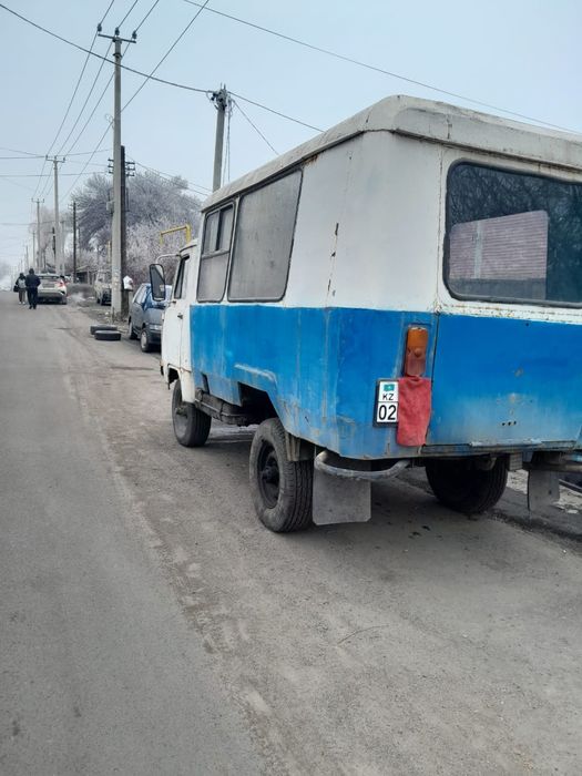 Продам машину 1990 года.