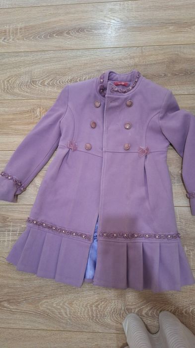 Отдам даром пальто на девочку