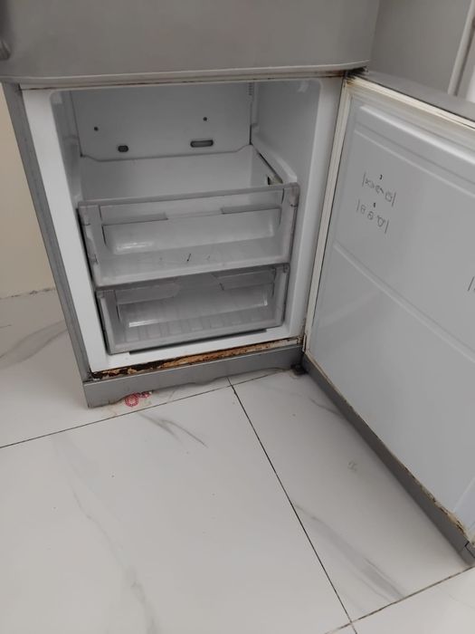 Срочно продам б/у Холодильник