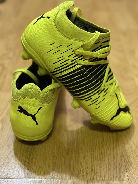 Детски бутонки за футбол