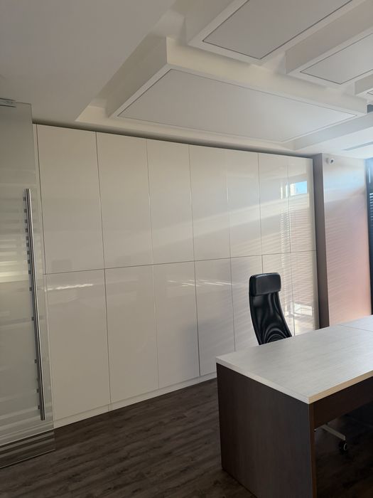 Birou premium în clădire de birouri – mobilat