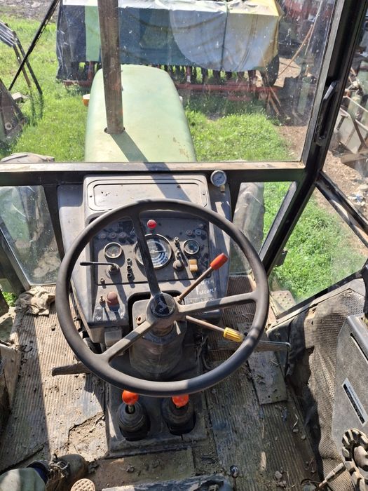 Vând tractor john  Deere