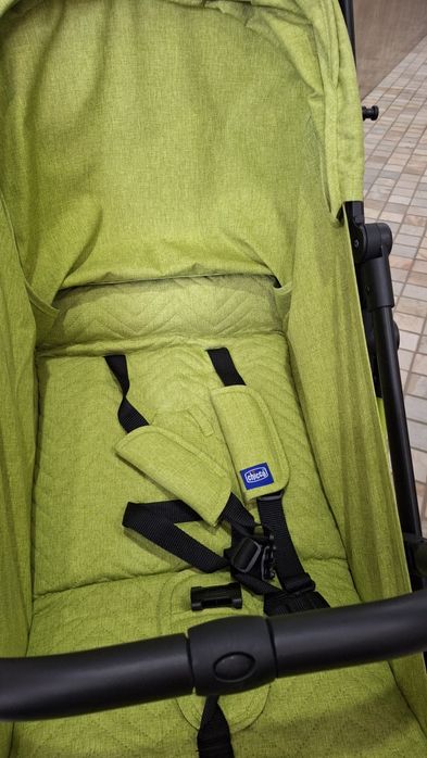 Продам прогулочную коляску от бренда Chicco