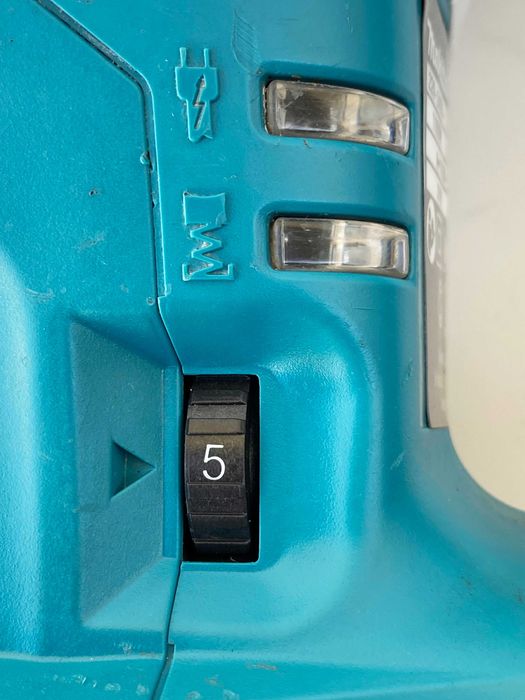 Комбиниран перфоратор Makita HR4013C 1100W 8.0J