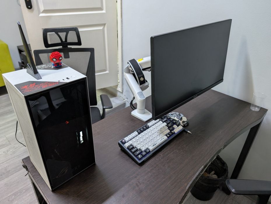 NZXT H1+Chieftech 80+GOLD modular