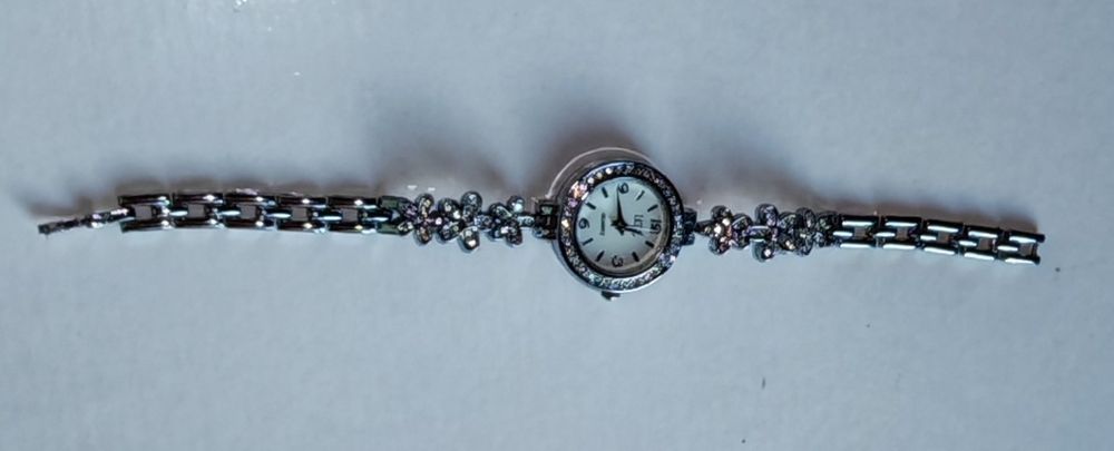 Часовници 2 броя.