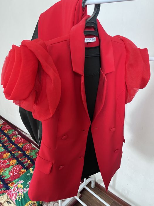 Женский кастюм сатылады