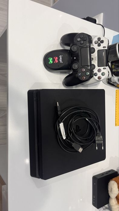 Ps4 с два джойстика 500gb