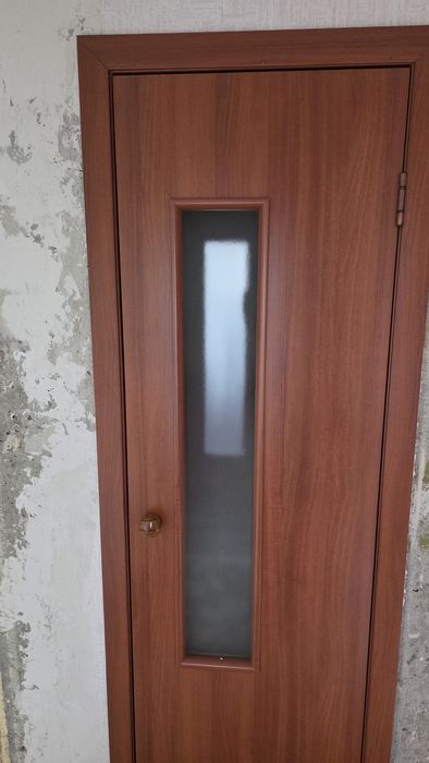 Продам межкомнатные двери.