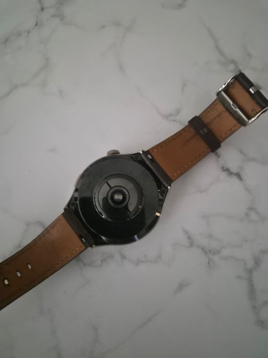 Продавам Huawei GT4 pro