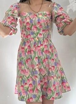 Продам лёгкое летнее платье
42-44 размер, до колен, было надето 1 раз