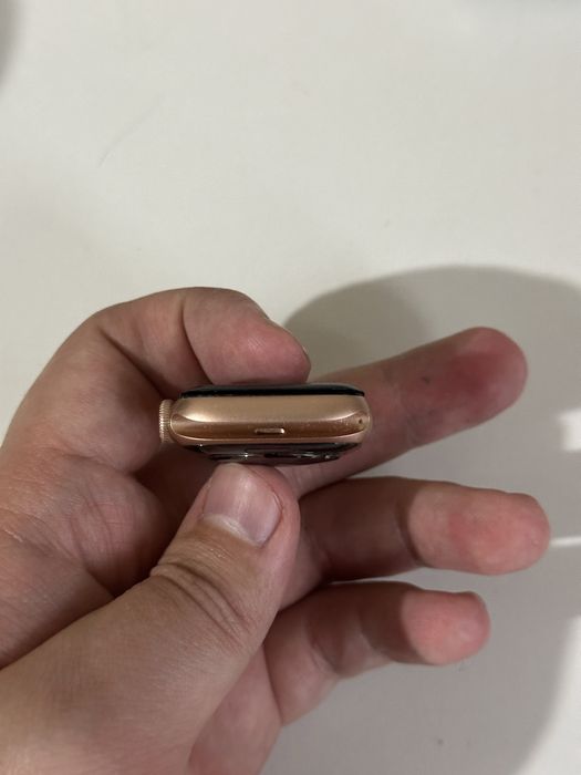 Продам apple watch 6 40mm