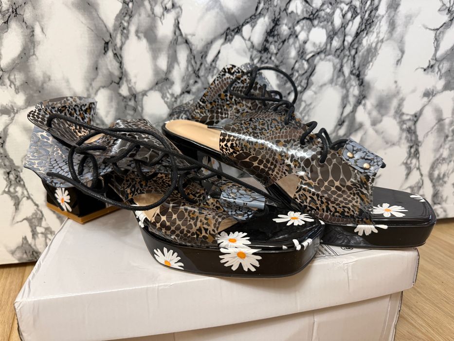 Дамски, модни сандали на висок ток с флорален принт