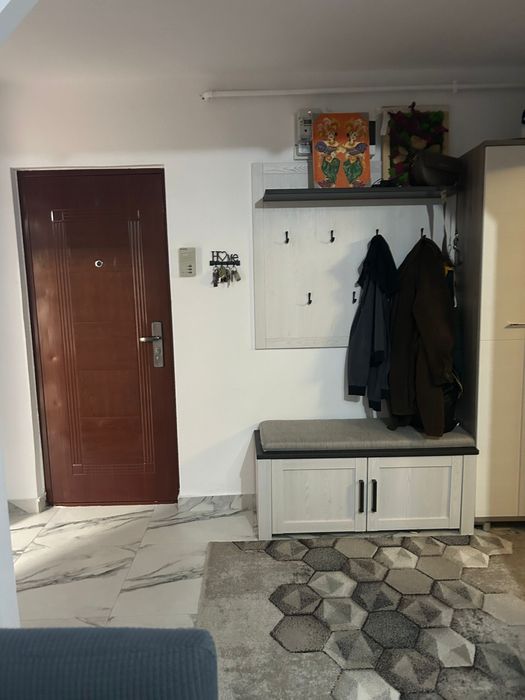 Vand apartament cu 2 camere