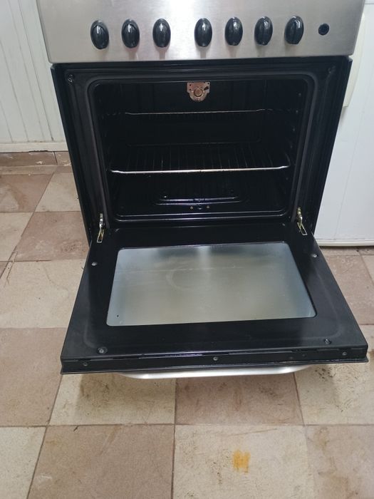 Vand aragaz perfect functionabil marca Beko