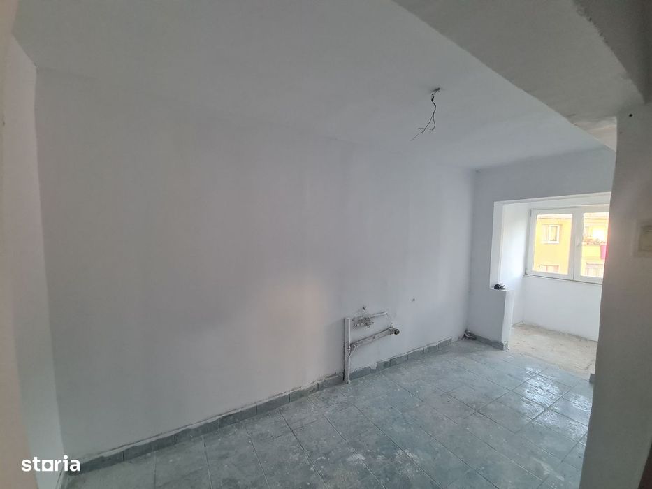 Vand Garsonieră 32m2, bl A6, str Viitorului(lângă Azil)