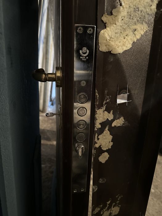 Блиндирана врата