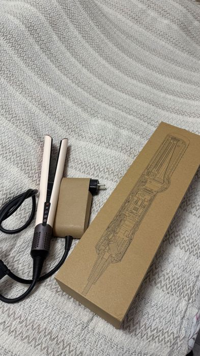 Dyson фен-выпрямитель