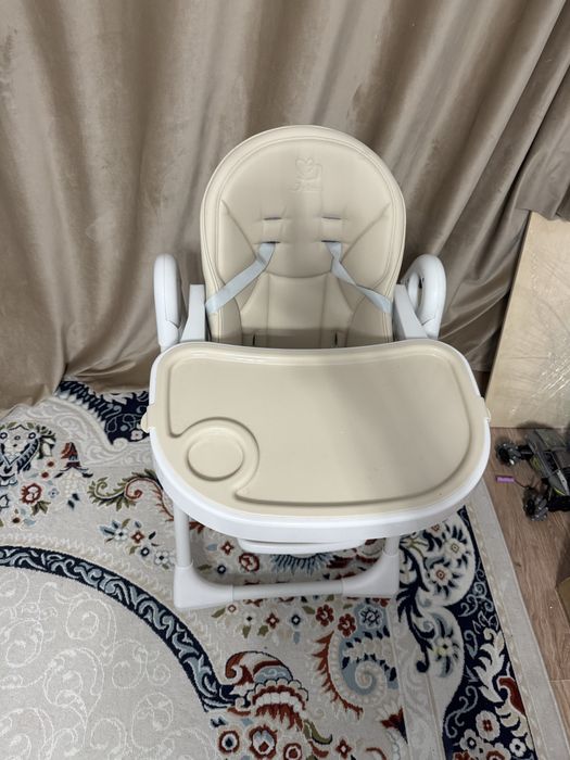 Продам стулбчик для кормлений, фирма Jetem , в хорошем состоянии