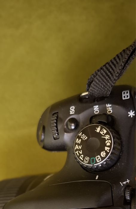 Canon EOS 550D + EF-S 18-55mm IS II + оригинална Canon чанта + пълен комплект