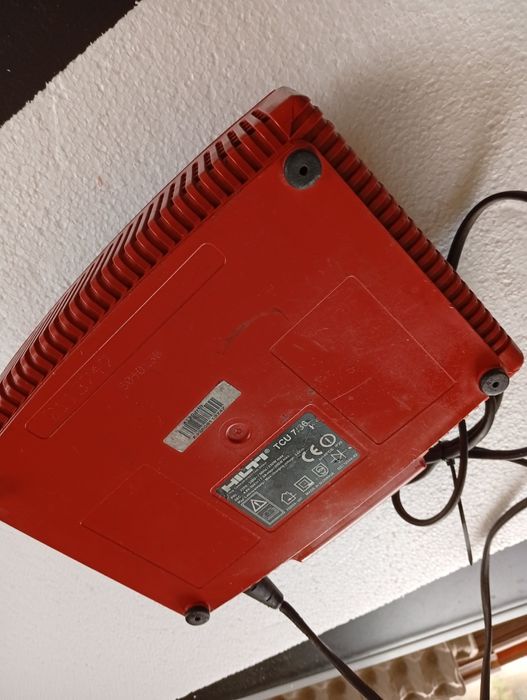 Încărcător hilti pe ni-cd