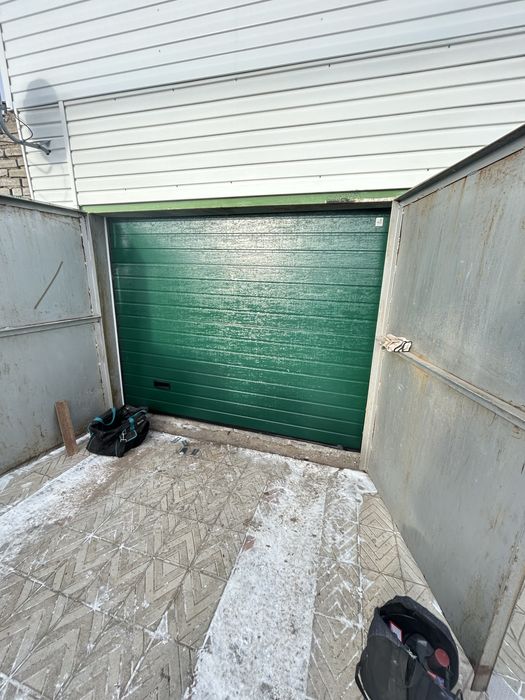 Секционные ворота