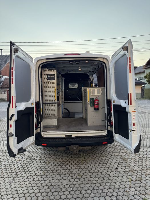 Ford Transit 2.2 TDCI autoutilitară amenajată pentru service mobil