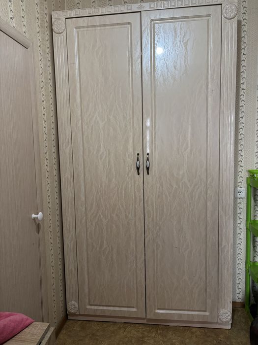 Продается шкаф для прихожей