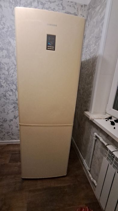 Холодильник Самсунг бежевый