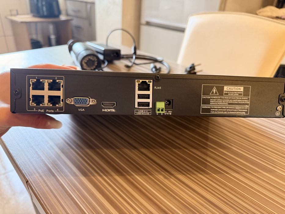 Sistem supraveghere NVR si 1 camera video